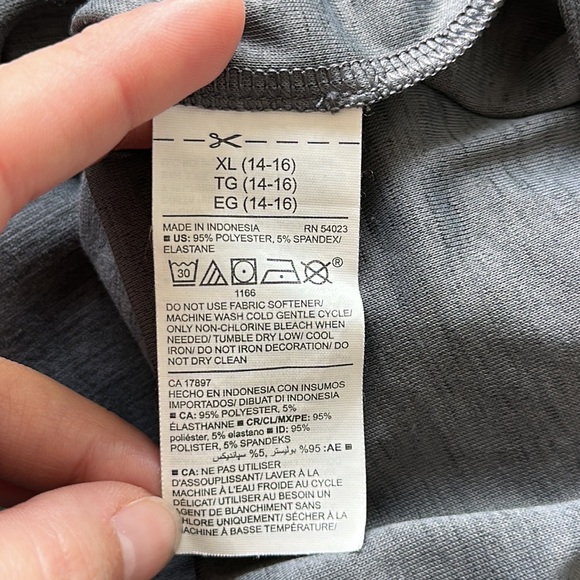 Old Navy Active Collard Tee - Picture 4 of 4